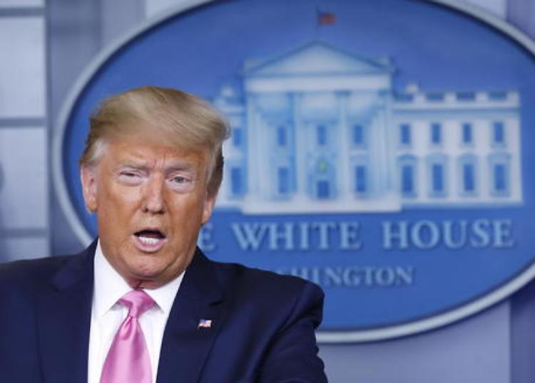 'Trump minimizzò pericolo virus per evitare panico'