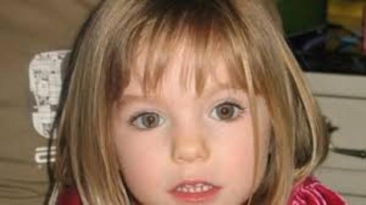 Maddie: la polizia scava con pale e cani poliziotto