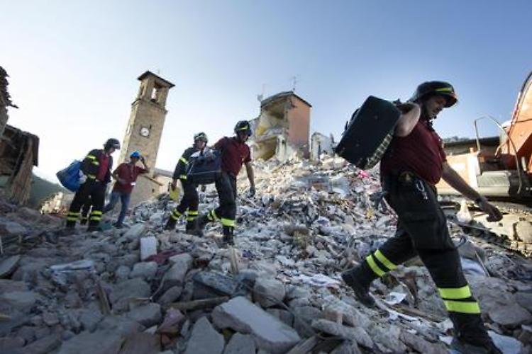 Sisma, Mattarella: "Ricostruzione ancora incompiuta"
