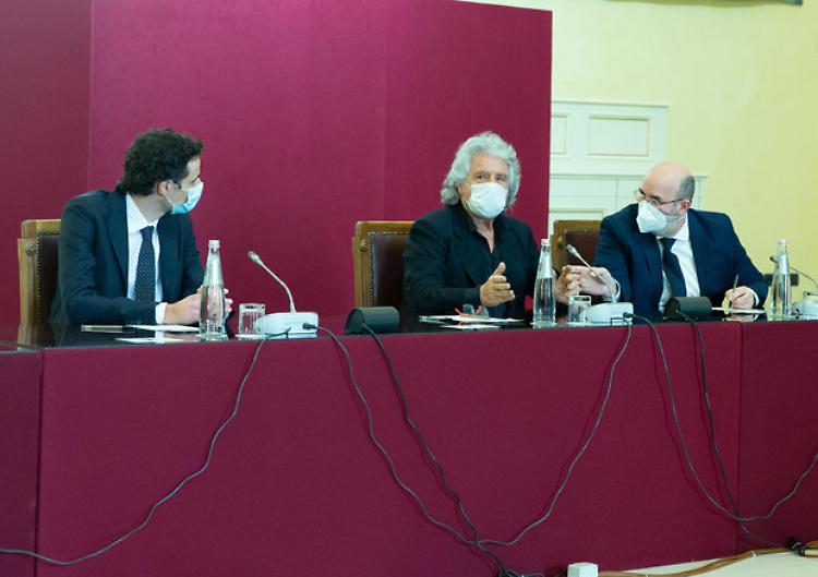M5s: "Ci saremo con lealtà, serve una maggioranza politica solida"