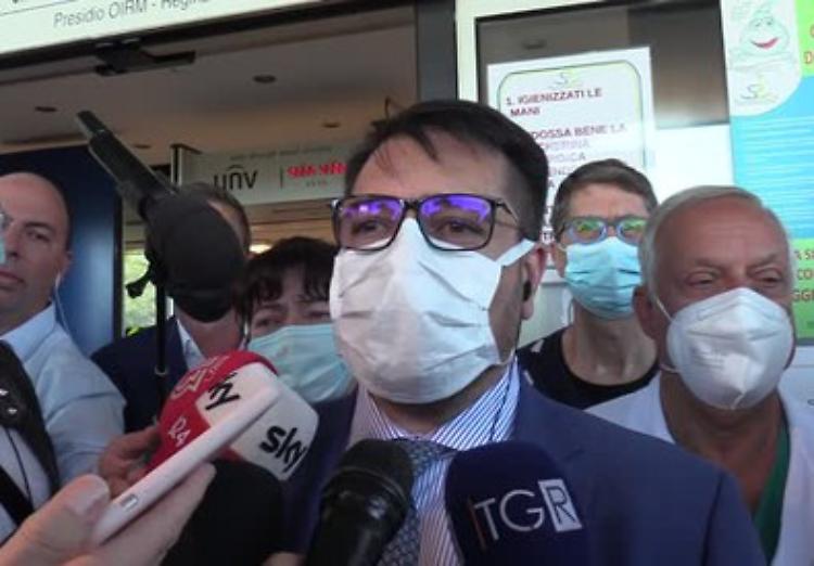 L'Italia tifa Eitan: 'Primi respiri spontanei'