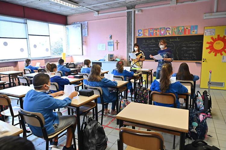 Covid: Draghi vede Bianchi, Speranza e Figliuolo su scuola