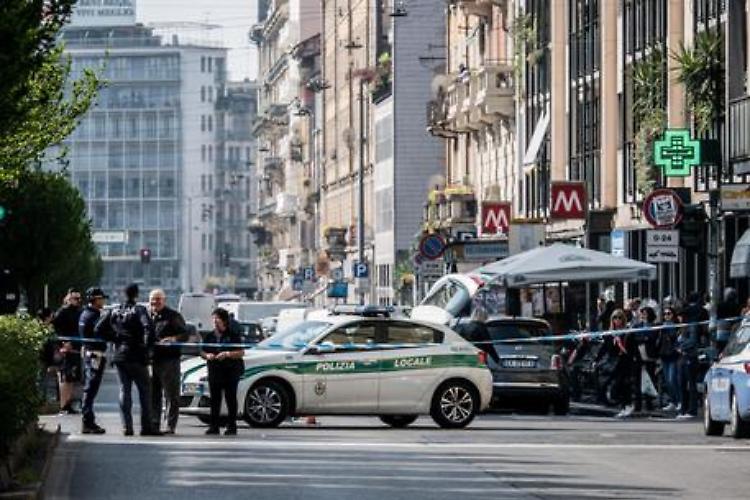Precipita ascensore, morto operaio e collega ferito