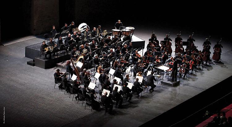 Musica: Orchestra Filarmonica Marchigiana