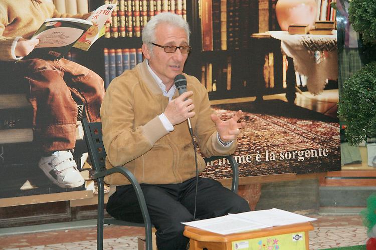Vincenzo Montuori presenta "Lo sguardo laterale – Un’autobiografia poetica"