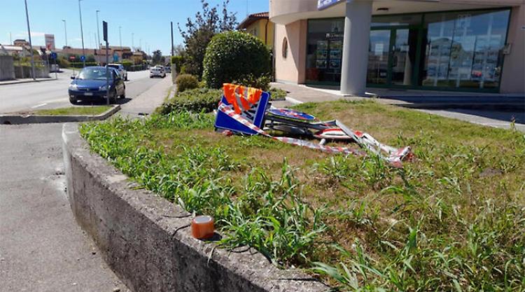 Folla ai funerali del 15enne investito dalla soldatessa