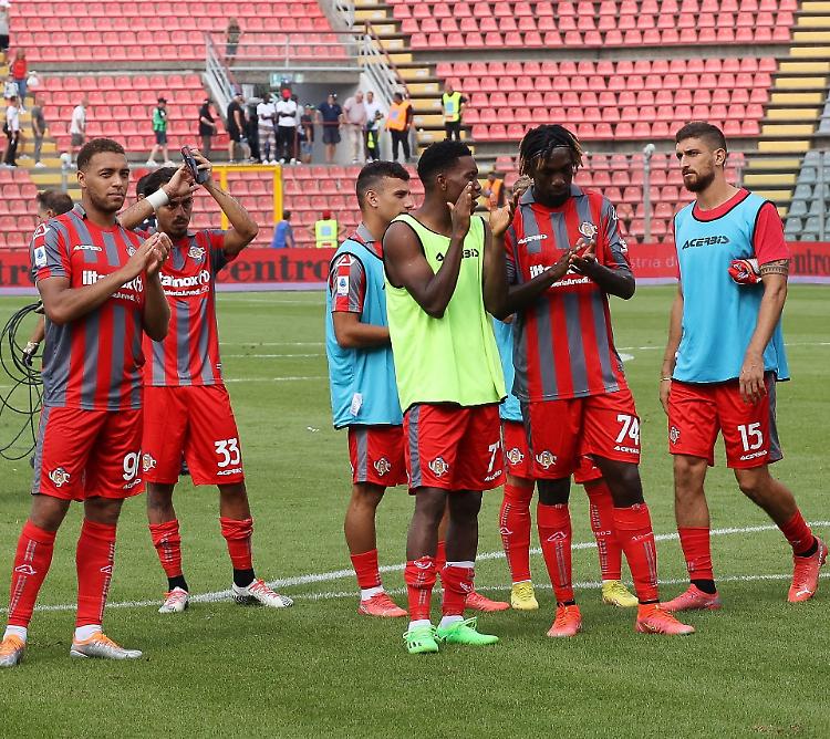 Calcio, la Cremonese ci prova contro la capolista. Serve continuità