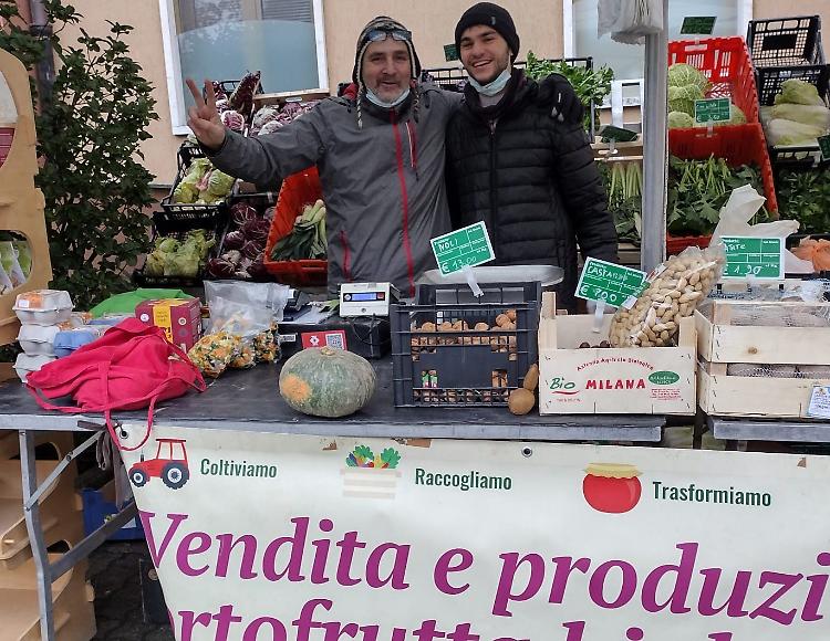 Festa di Natale al Civico81: mercatino e apericena