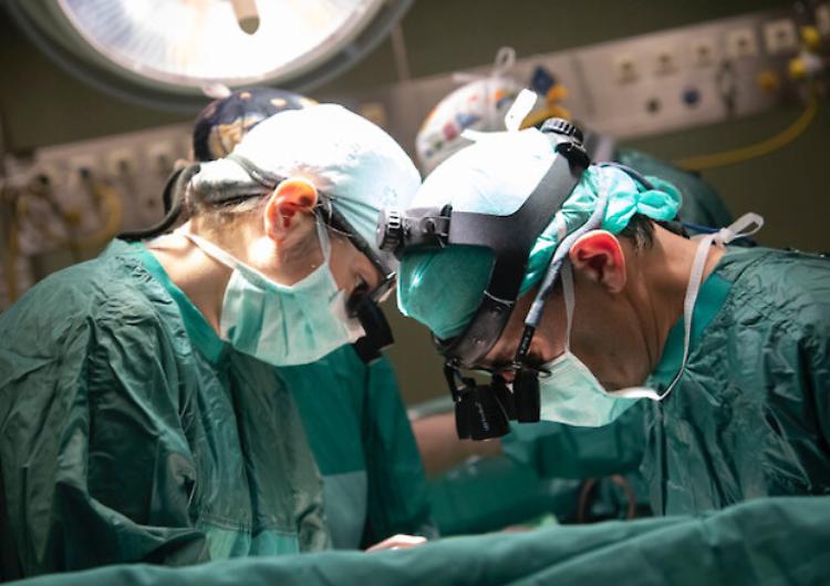 Ricostruita mandibola a bimba 10 anni con raro tumore