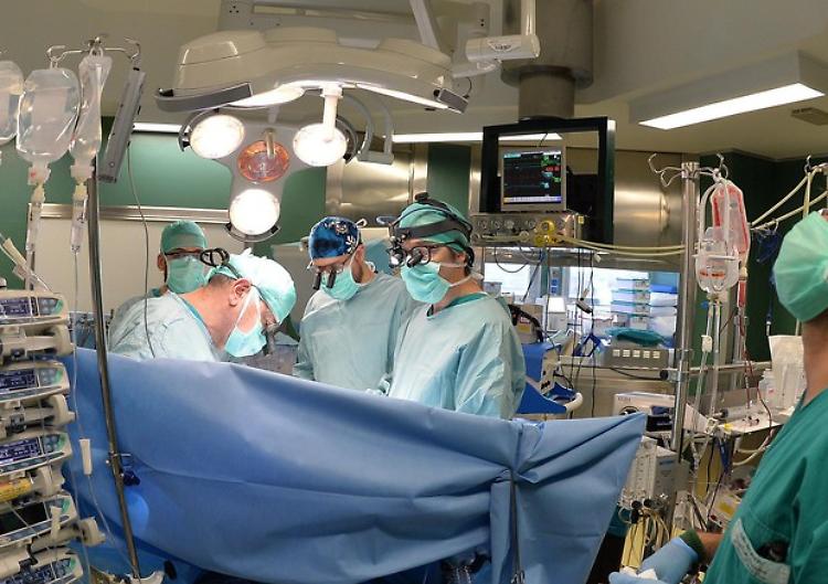 Nuova protesi mitralica impiantata a cuore battente