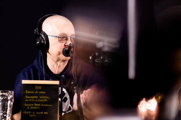 Emanuele Mandelli  per l'ultimo appuntamento del ciclo MAD ABOUT VINYL 