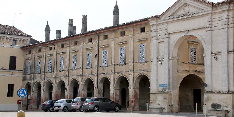 Il Comune prende il palazzo dei Dovara