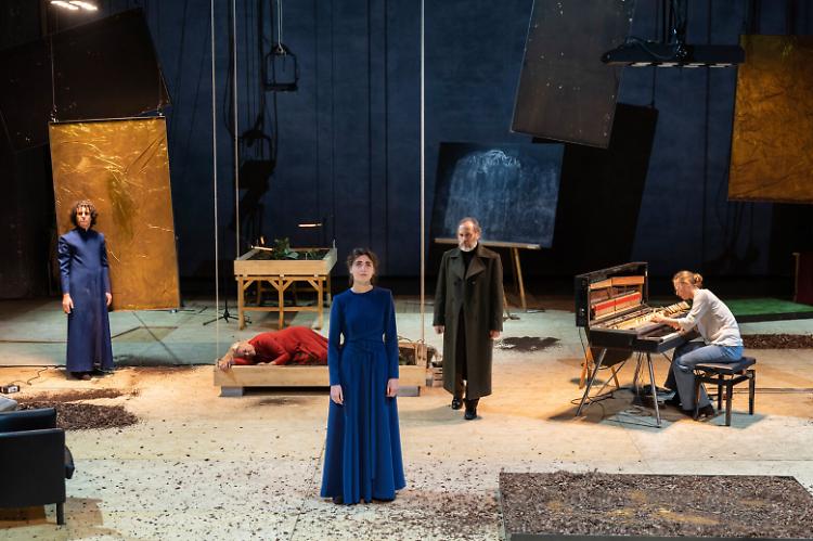 In scena al Ponchielli: Processo Galileo 