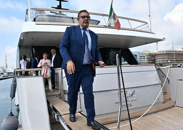 Toti: 'Non ho commesso reati, dimostrerò la mia correttezza'