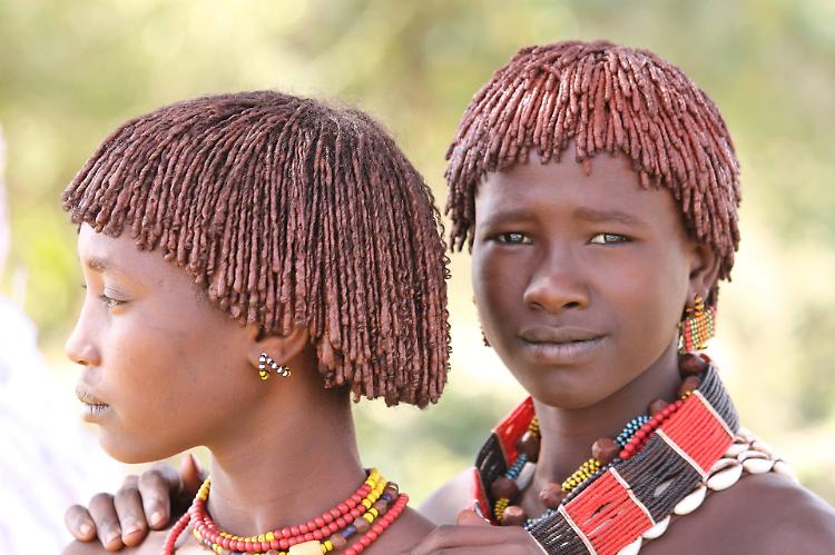 “A casa degli Hamer”, viaggio antropologico in Etiopia