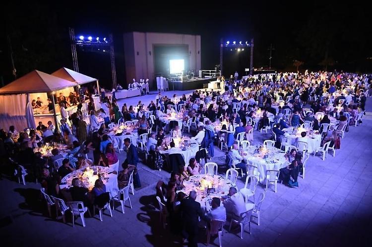 Cena dei 500 con musica e sfilata