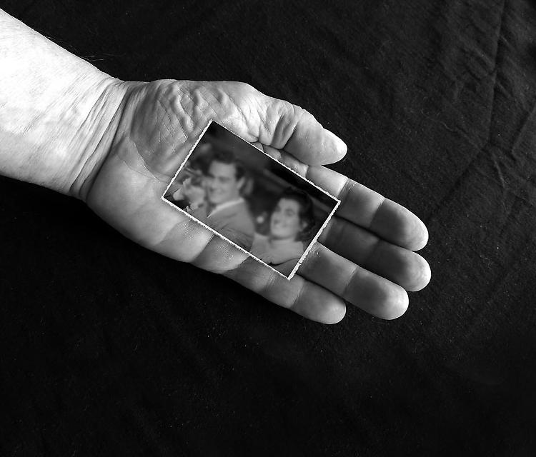 Maurizio Rippa presenta “Piccoli Funerali”
