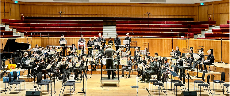 Concerto della  Saint Cecilia’s Church of England School dal Regno Unito