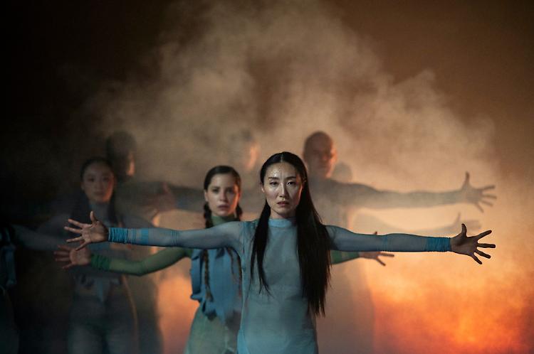 Sasha Waltz & Guests - Beethoven 7